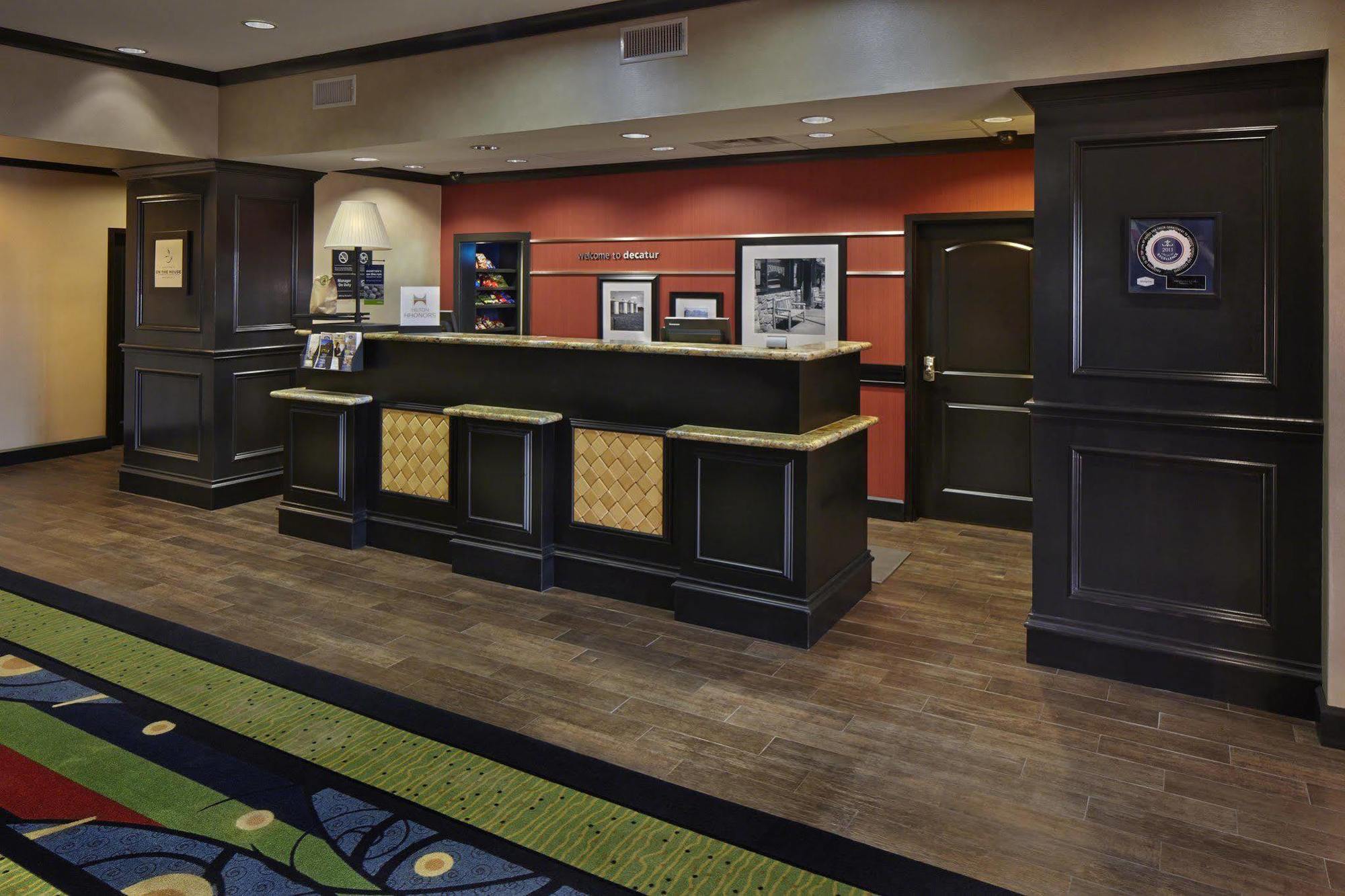 Hampton Inn & Suites Decatur Exterior photo